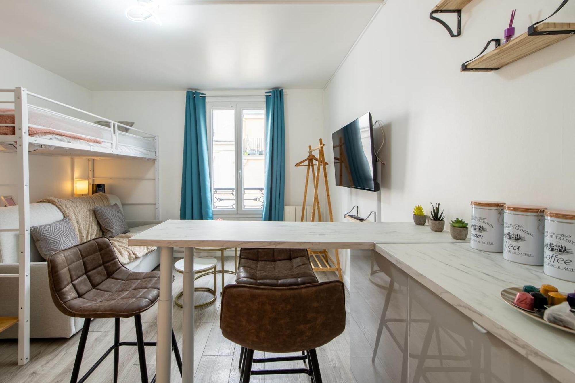 Deal! Modern In Vibrant Area Only 5 Minutes By Walk To Metro - Location Appartement Parijs