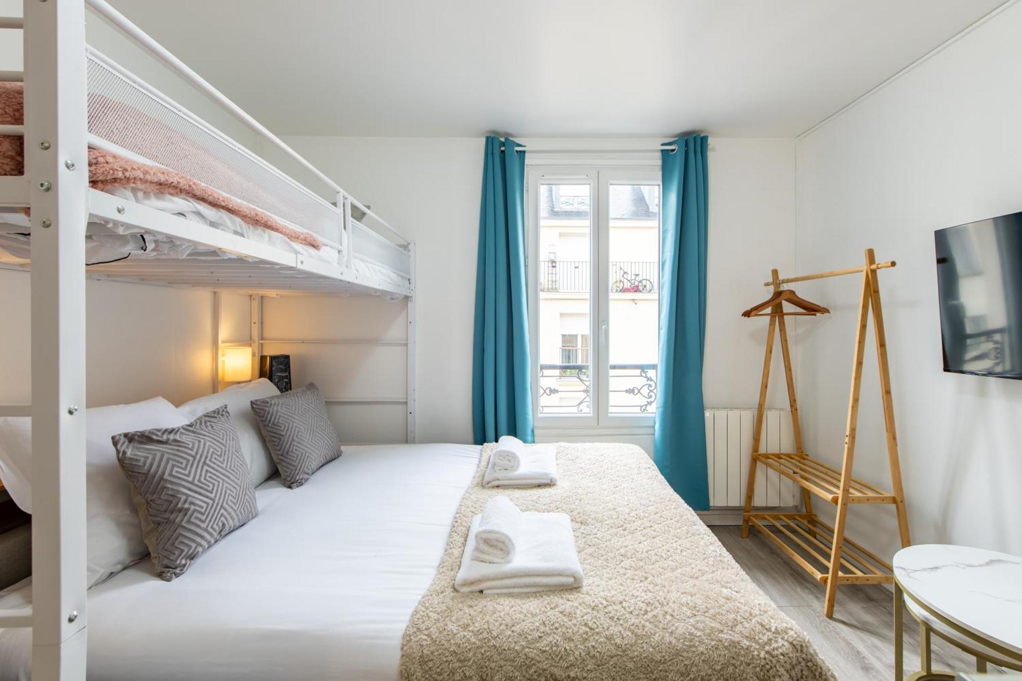 Appartement Deal! Modern In Vibrant Area Only 5 Minutes By Walk To Metro - Location Parijs