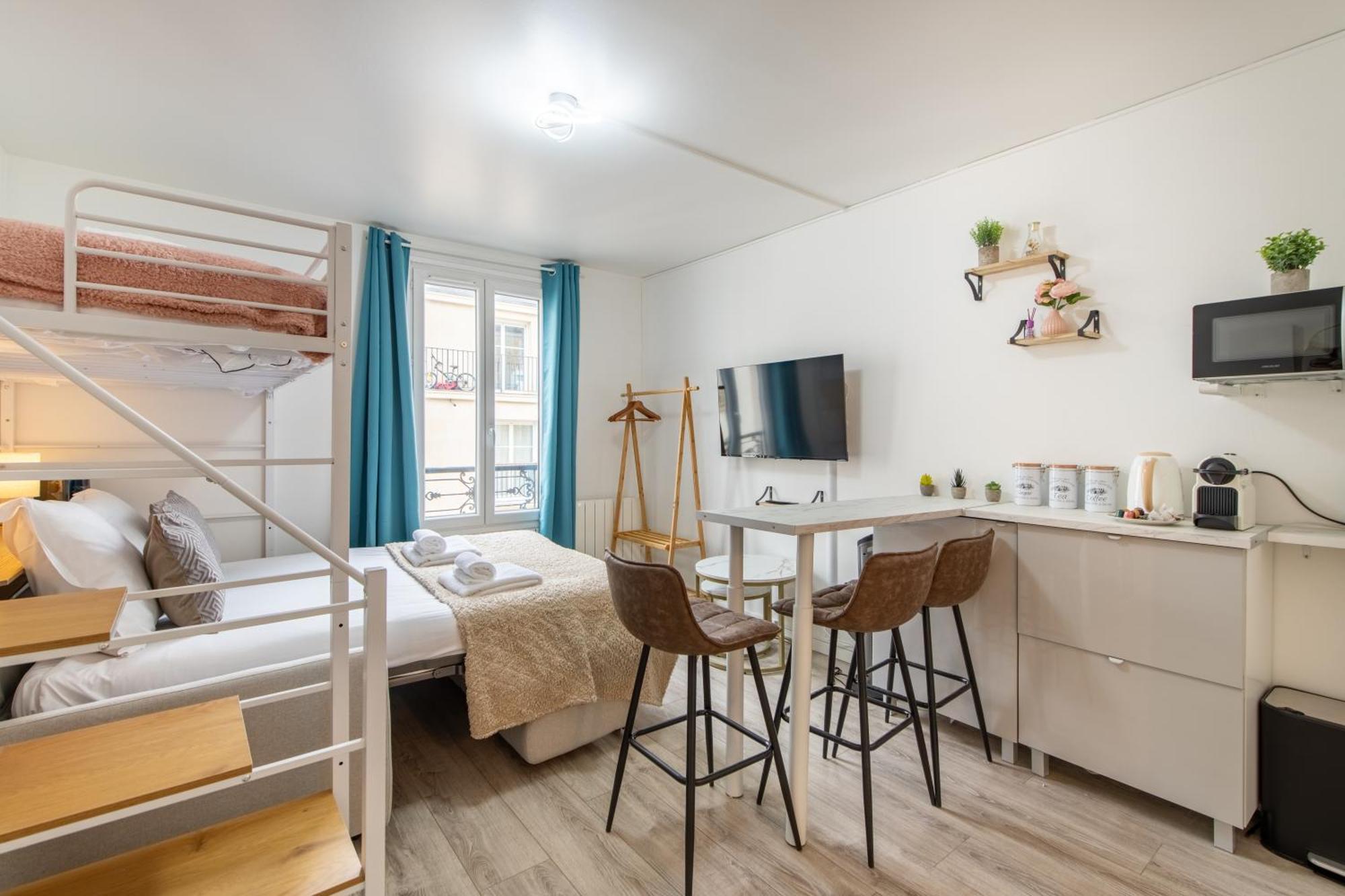 Deal! Modern In Vibrant Area Only 5 Minutes By Walk To Metro - Location Appartement Parijs